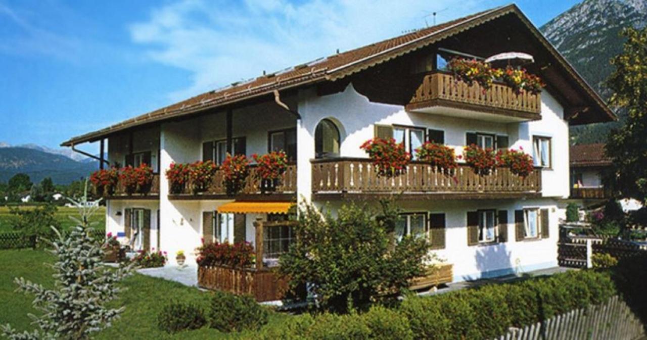 Apartments- Und Ferienhaus Anton Garmisch-Partenkirchen Exteriör bild